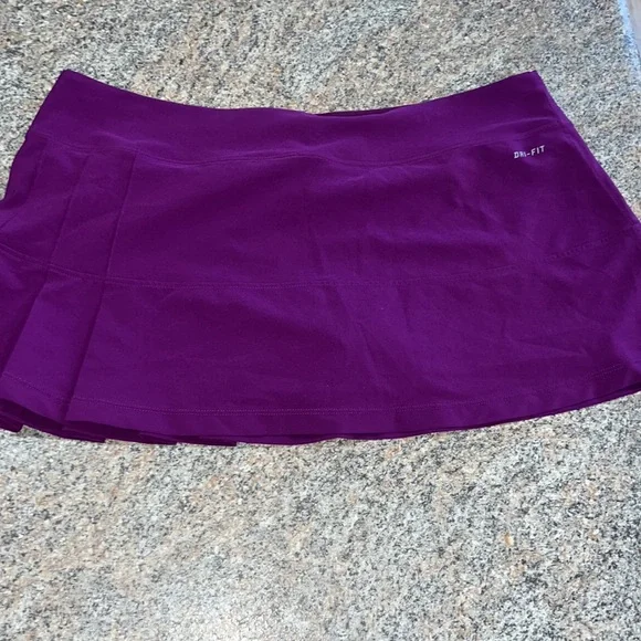 Nike pintuck skort - size large - Picture 7 of 12